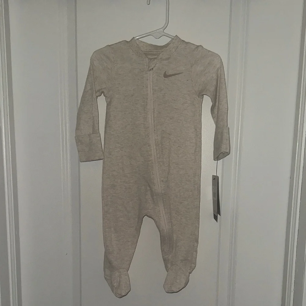 Nike Cream/Tan Footed Baby One-Piece Zipper Pajamas